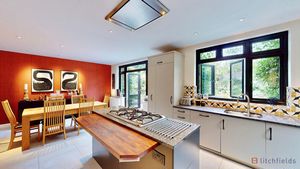 kitchen- click for photo gallery